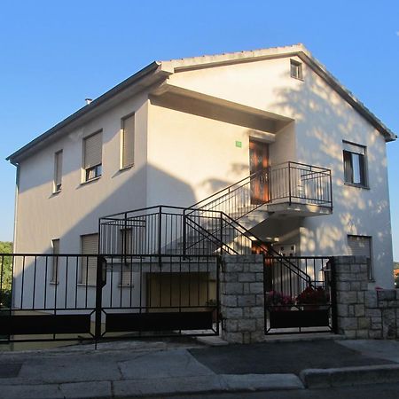 Apartment Razum 普拉 外观 照片